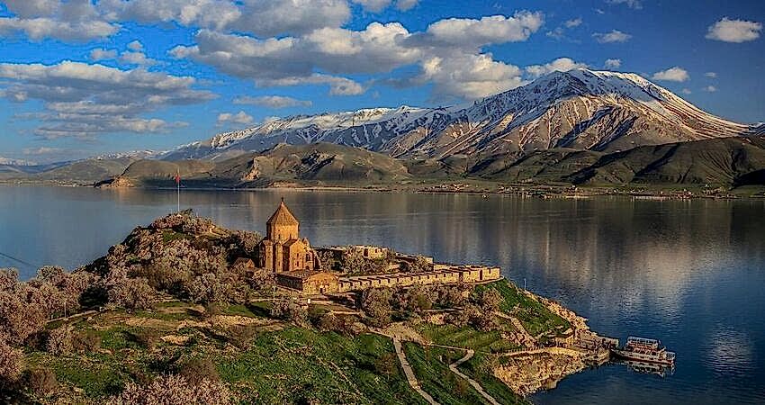  Doğunun İncileri(UÇAKLI)